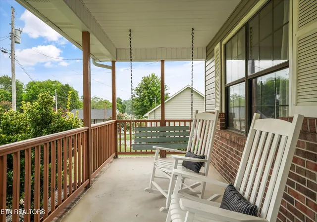Photo 2 of Sale Pending at 925 Tree Trunk Rd, Knoxville, TN 37934 | MLS# 1349228 | Listing updated on 2026-09-06