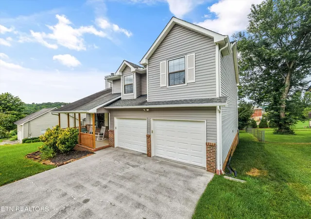 Photo 3 of Sale Pending at 925 Tree Trunk Rd, Knoxville, TN 37934 | MLS# 1349228 | Listing updated on 2026-09-06