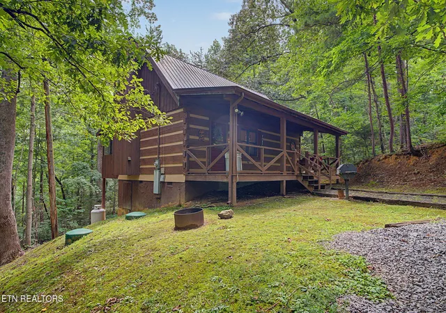 2nd image of 2323 Hidden Mountain Rd, Sevierville, TN 37876 | MLS# 1350045