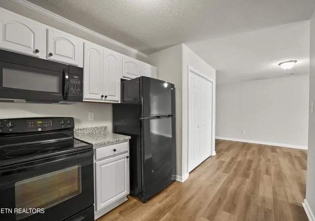 3rd image of 100 Vlg Wy, Kingston, TN 37763