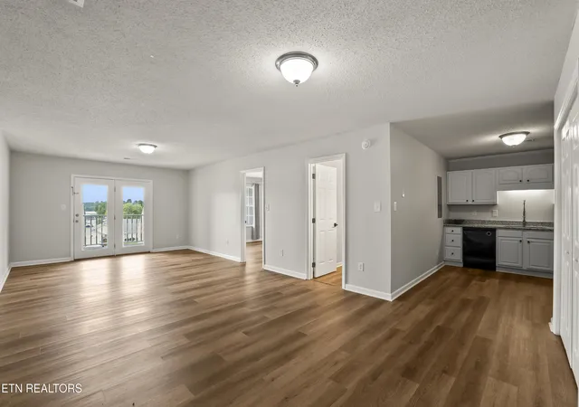 5th image of 100 Vlg Wy, Kingston, TN 37763