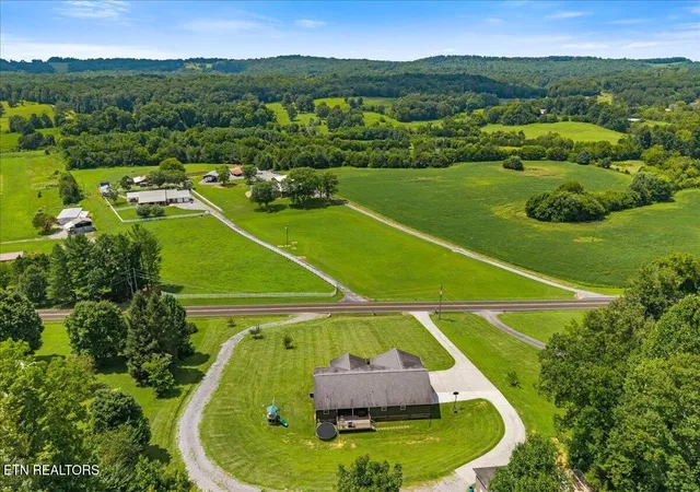 Photo 3 of Single family home for sale at 251 County Rd 67, Riceville, TN 37370 | MLS# 1349202 | Listing updated on 2026-10-05