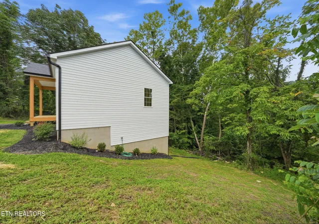 Photo 21 of Single family home for sale at 3756 Thornton Dr, Kingsport, TN 37664 | MLS# 1348997 | Listing updated on 2026-10-06