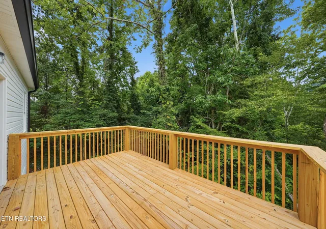 Photo 3 of Single family home for sale at 3756 Thornton Dr, Kingsport, TN 37664 | MLS# 1348997 | Listing updated on 2026-07-23