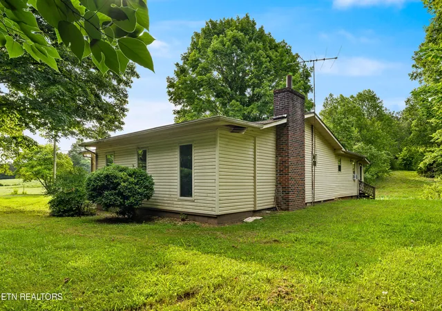 Photo 3 of Single family home for sale at 3575 Weavers Dr, Louisville, TN 37777 | MLS# 1349027 | Listing updated on 2026-09-04