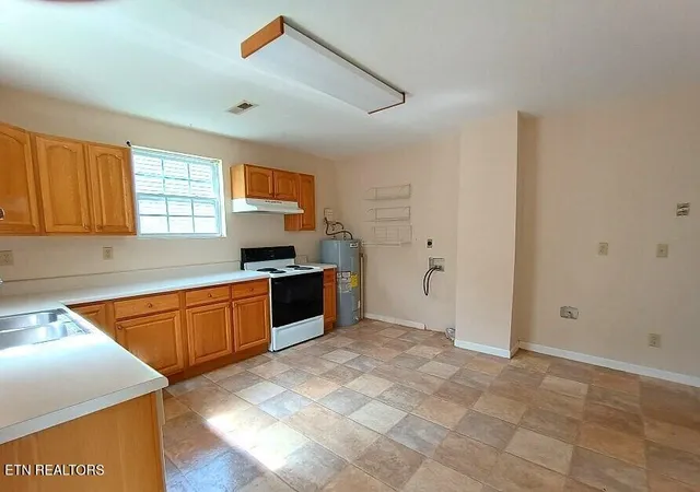 Photo 4 of Single family home for sale at 577 Monroe St, Madisonville, TN 37354 | MLS# 1349159 | Listing updated on 2026-09-04
