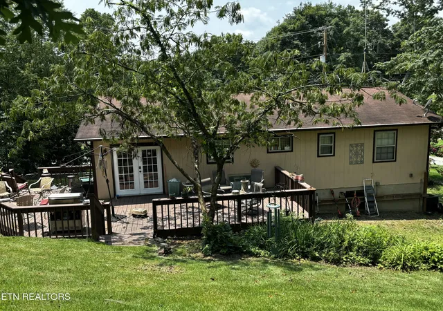 Photo 3 of Single family home for sale at 5848 Outer Dr, Knoxville, TN 37921 | MLS# 1349962 | Listing updated on 2026-08-27