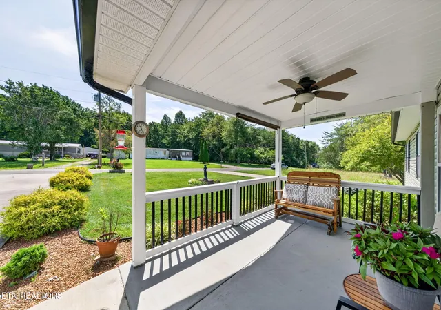 Photo 4 of Single family home for sale at 258 Cherry St, Crossville, TN 38572 | MLS# 1349142 | Listing updated on 2026-09-08