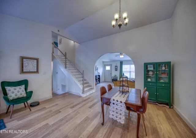 Photo 4 of Sale Pending at 3926 Mountain Vista Rd, Knoxville, TN 37931 | MLS# 1349068 | Listing updated on 2026-10-06