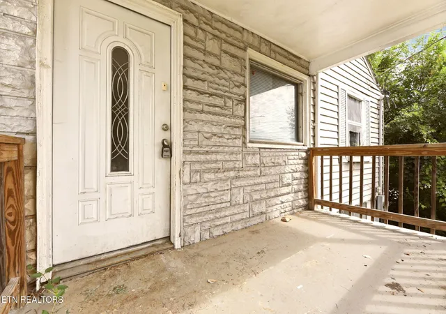 Photo 3 of Single family home for sale at 2541 Brown Ave, Knoxville, TN 37917 | MLS# 1349342 | Listing updated on 2026-08-21