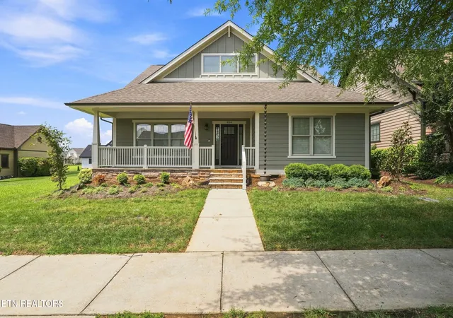Photo 3 of Single family home for sale at 484 Bobcat Run Dr, Loudon, TN 37774 | MLS# 1349225 | Listing updated on 2026-10-02