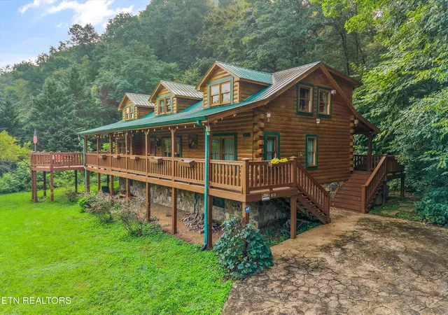 Photo 3 of Single family home for sale at 813 Steer Crk Rd, Tellico Plains, TN 37385 | MLS# 1350146 | Listing updated on 2026-07-31
