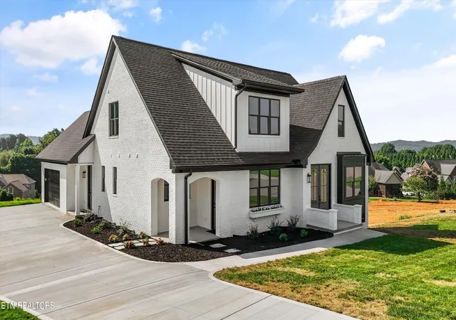 Photo 4 of Single family home for sale at 4600 Alan Springs Ln, Knoxville, TN 37938 | MLS# 1349033 | Listing updated on 2026-08-31