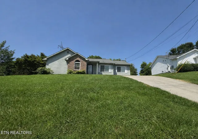 1st image of 2001 Hyde Park Ln, Knoxville, TN 37921 | MLS# 1349025