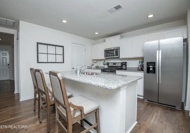 Photo 4 of Sale Pending at 9400 Avian Forest Ln, Heiskell, TN 37754 | MLS# 1349077 | Listing updated on 2026-08-23