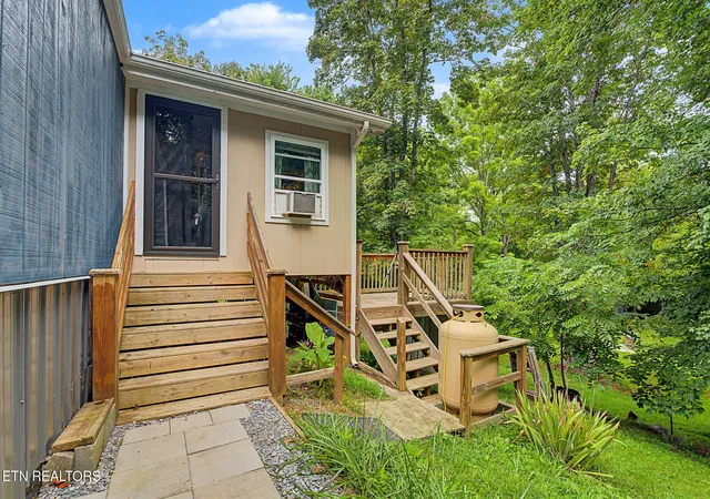 Photo 3 of Single family home for sale at 791 White Top Rd, Bluff City, TN 37618 | MLS# 1351624 | Listing updated on 2026-09-17