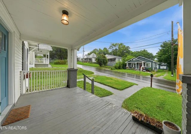 Photo 3 of Sale Pending at 219 N Park St, Knoxville, TN 37914 | MLS# 1349218 | Listing updated on 2026-08-24