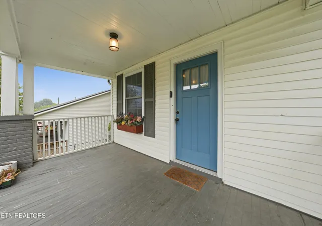 Photo 4 of Sale Pending at 219 N Park St, Knoxville, TN 37914 | MLS# 1349218 | Listing updated on 2026-08-24