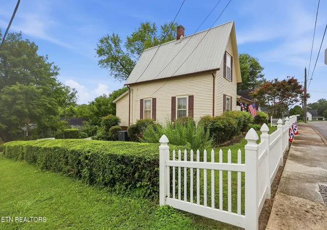image of 627 Medaris St, Clinton, TN 37716 | MLS# 1349124