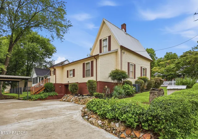 image of 627 Medaris St, Clinton, TN 37716 | MLS# 1349124