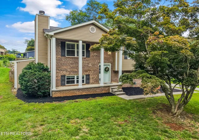 Photo 1 of Single family home for sale at 9315 Barrington Blvd, Knoxville, TN 37922 | MLS# 1349508 | Listing updated on 2026-09-14