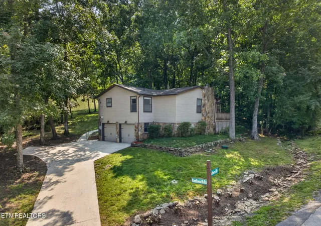 Photo 1 of Single family home for sale at 157 Baltusrol Rd, Crossville, TN 38558 | MLS# 1349925 | Listing updated on 2026-09-09