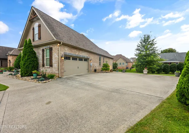 Photo 4 of Sale Pending at 1638 Amhurst Ln, Maryville, TN 37801 | MLS# 1349725 | Listing updated on 2026-09-05