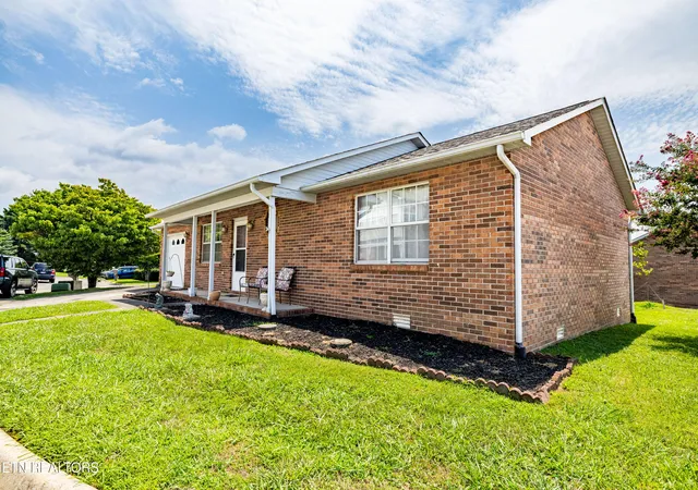 2nd image of 2354 Governors Ct, Maryville, TN 37801 | MLS# 1349506