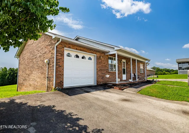 Listing Photo 4 - Condo for sale in building located at 2354 Governors Ct, Maryville, TN 37801
