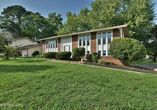 2nd image of 7704 Whitcomb Rd, Powell, TN 37849 | MLS# 1349131