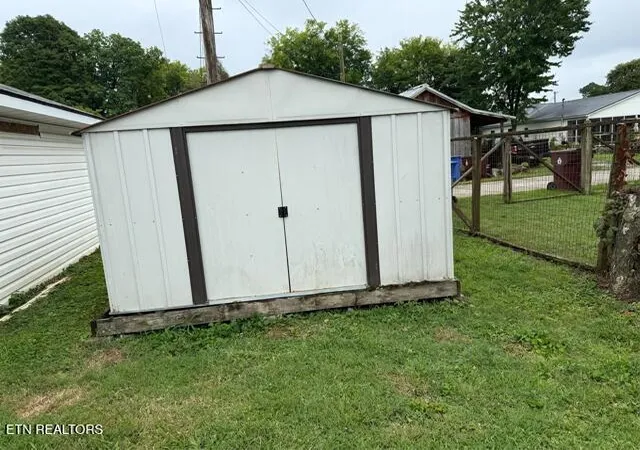 12th image of 261 W Lincoln Rd, Alcoa, TN 37701 | MLS# 1350032