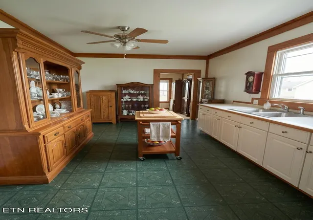 4th image of 261 W Lincoln Rd, Alcoa, TN 37701 | MLS# 1350032