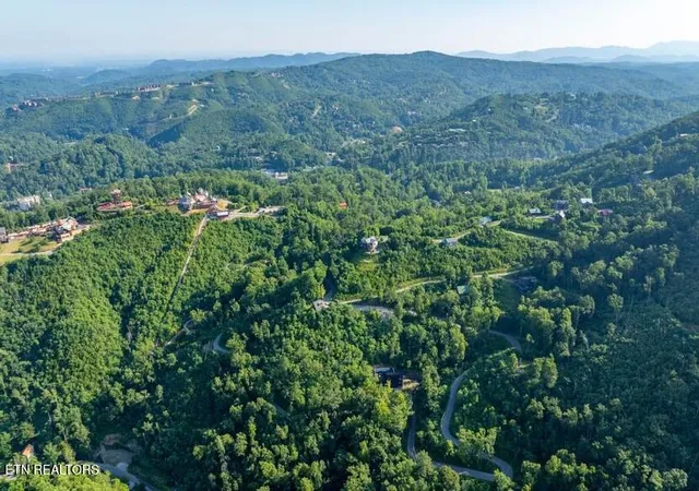 6th image of 329 Silverbell Ln, Gatlinburg, TN 37738 | MLS# 1349145