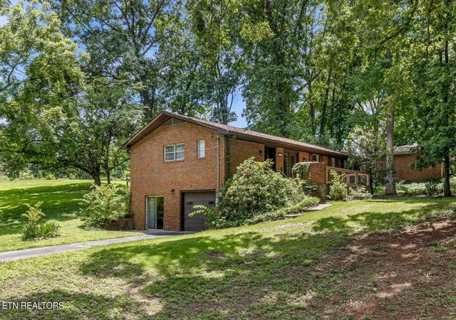 3rd image of 1534 Mcilvaine Dr, Maryville, TN 37803 | MLS# 1349151