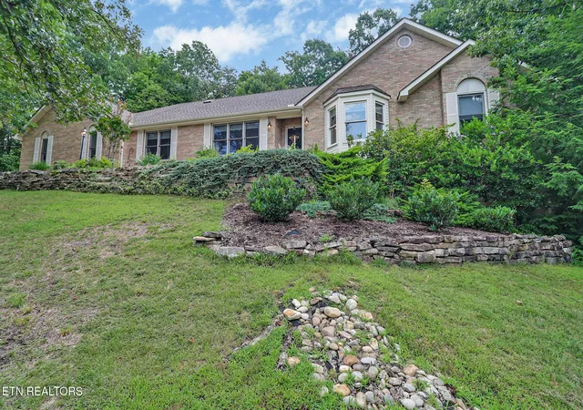 Photo 1 of Single family home for sale at 17 Milnor Ter, Crossville, TN 38558 | MLS# 1349172 | Listing updated on 2026-09-18