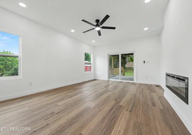 Photo 4 of Single family home for sale at 2218 Lincoln St, Knoxville, TN 37920 | MLS# 1349420 | Listing updated on 2026-09-07