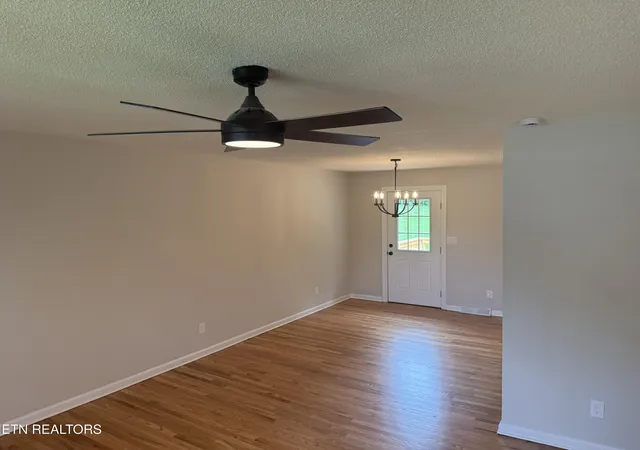Photo 2 of Sale Pending at 2028 Wayne Cir, Maryville, TN 37804 | MLS# 1349306 | Listing updated on 2026-09-02
