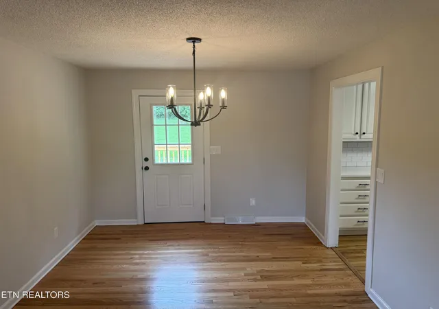 Photo 4 of Sale Pending at 2028 Wayne Cir, Maryville, TN 37804 | MLS# 1349306 | Listing updated on 2026-09-02