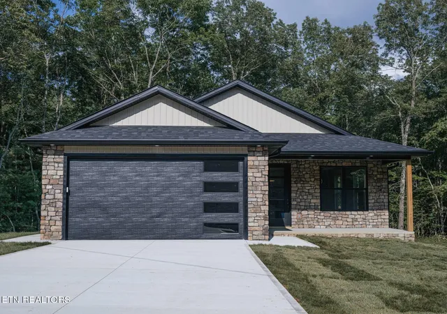 1st image of 131 Rowewood Ln, Crossville, TN 38558 | MLS# 1349182