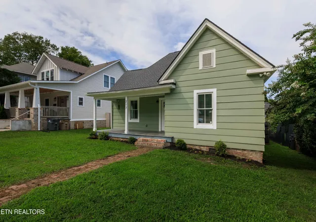 Photo 4 of Single family home for sale at 217 Leonard Pl, Knoxville, TN 37917 | MLS# 1349184 | Listing updated on 2026-09-21