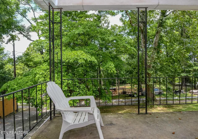 Photo 23 of Single family home for sale at 305 Augusta Ave, Maryville, TN 37804 | MLS# 1349260 | Listing updated on 2026-09-18