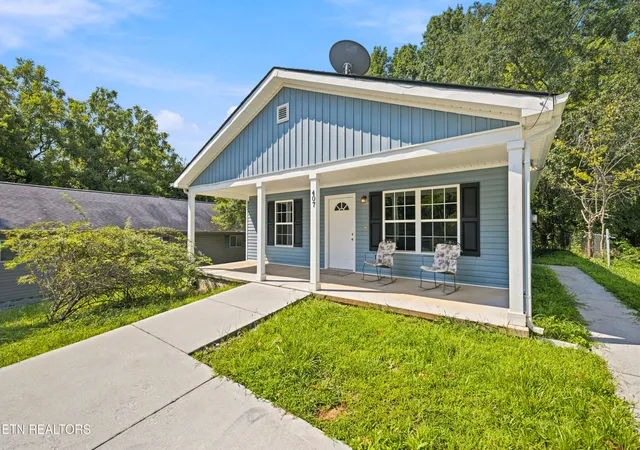 Photo 2 of Single family home for sale at 407 Ellen St, Knoxville, TN 37920 | MLS# 1349327 | Listing updated on 2026-09-01