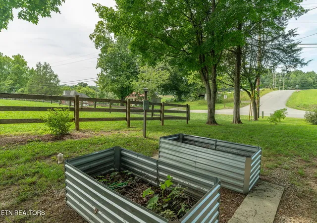 34th image of 504 Sinking Springs Rd, Clinton, TN 37716 | MLS# 1350157