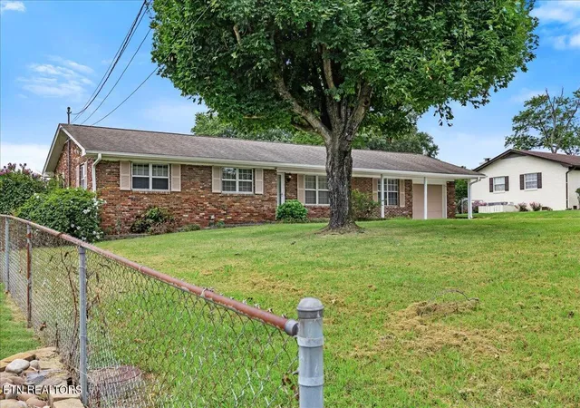 2nd image of 847 Calloway Cir, Lenoir City, TN 37772 | MLS# 1349378