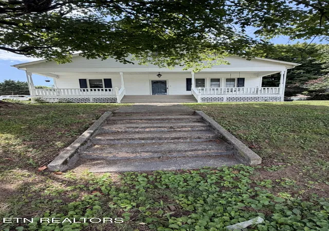 1st image of 612 S Tellico St, Madisonville, TN 37354 | MLS# 1349652