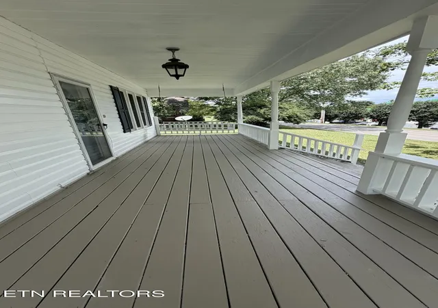 Photo 3 of Single family home for sale at 612 S Tellico St, Madisonville, TN 37354 | MLS# 1349652 | Listing updated on 2026-09-12