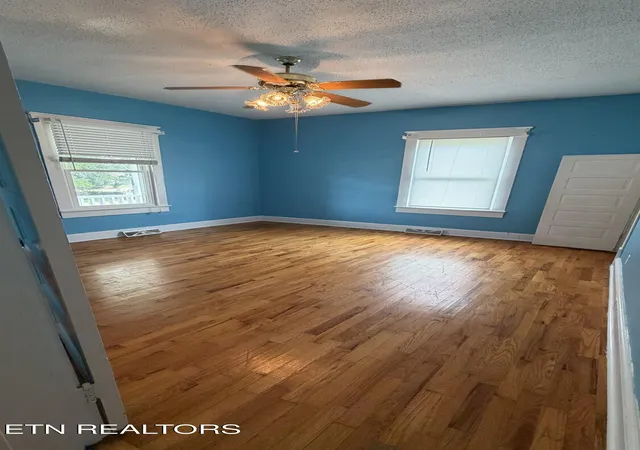 Photo 3 of Single family home for sale at 612 S Tellico St, Madisonville, TN 37354 | MLS# 1349652 | Listing updated on 2026-10-01
