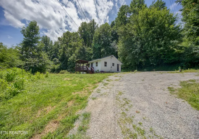2nd image of 150 Dewey Davis Rd, Walland, TN 37886 | MLS# 1349535