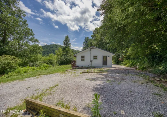 4th image of 150 Dewey Davis Rd, Walland, TN 37886 | MLS# 1349535