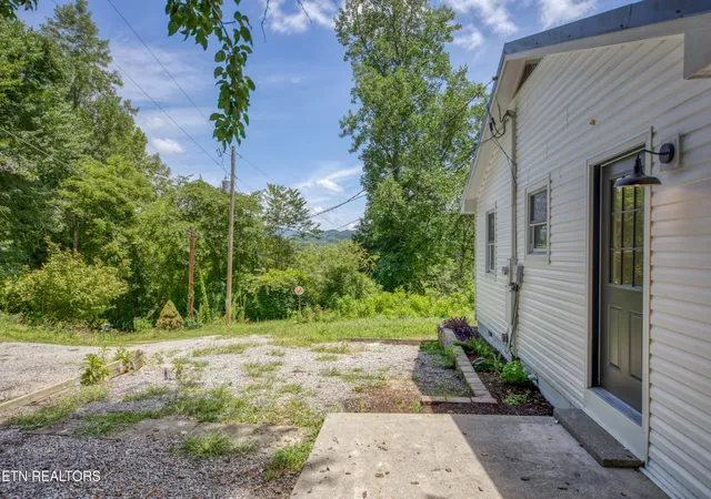 5th image of 150 Dewey Davis Rd, Walland, TN 37886 | MLS# 1349535